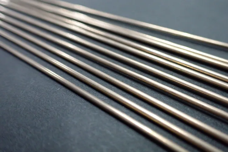 在2025年賽事中，普利司通將引入再生碳黑與鋼材技術，推動廢舊輪胎翻新為原物料的循環技術。業者提供