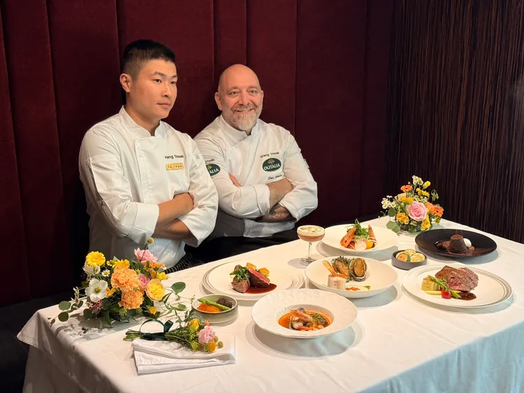 王品牛排首次聯手義籍星級主廚共譜台義風情饗宴，王品牛排主廚尹建祥(左)義大利星級主廚Lino Sauro(右)。陳揚盛攝