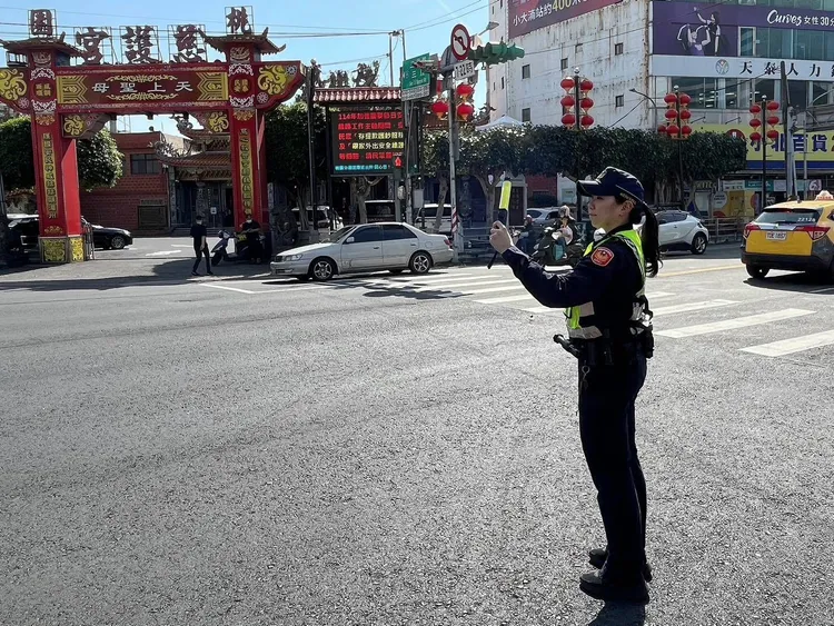 謝神宴活動當(28)日中午12時起至24時止，有四處紅黃線路段可開放停車。警方提供