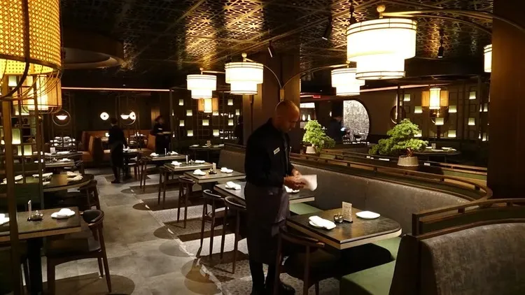 鼎泰豐紐約店裝潢走都會豪華風格。中央社