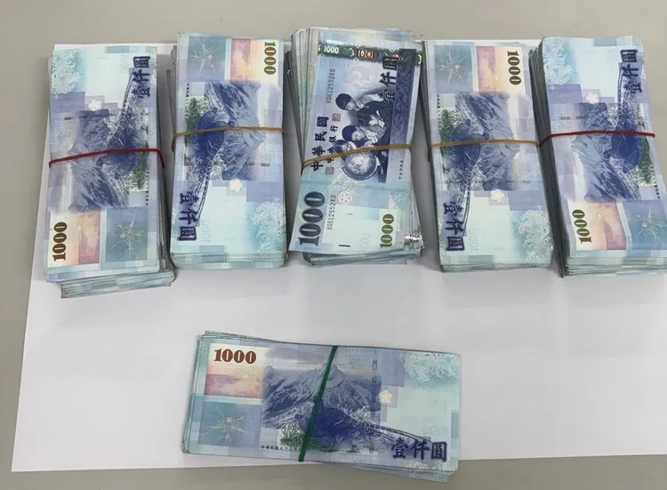 警方查獲贓款。警方提供