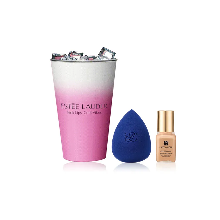 事前預約並繳交500元預約金（可折抵消費），於活動當日消費就可獲得會隨溫度變色的冰紛玩心沁涼冰杯、海軍藍美妝蛋，以及7ml的粉持久完美持妝粉底#1W2。品牌提供