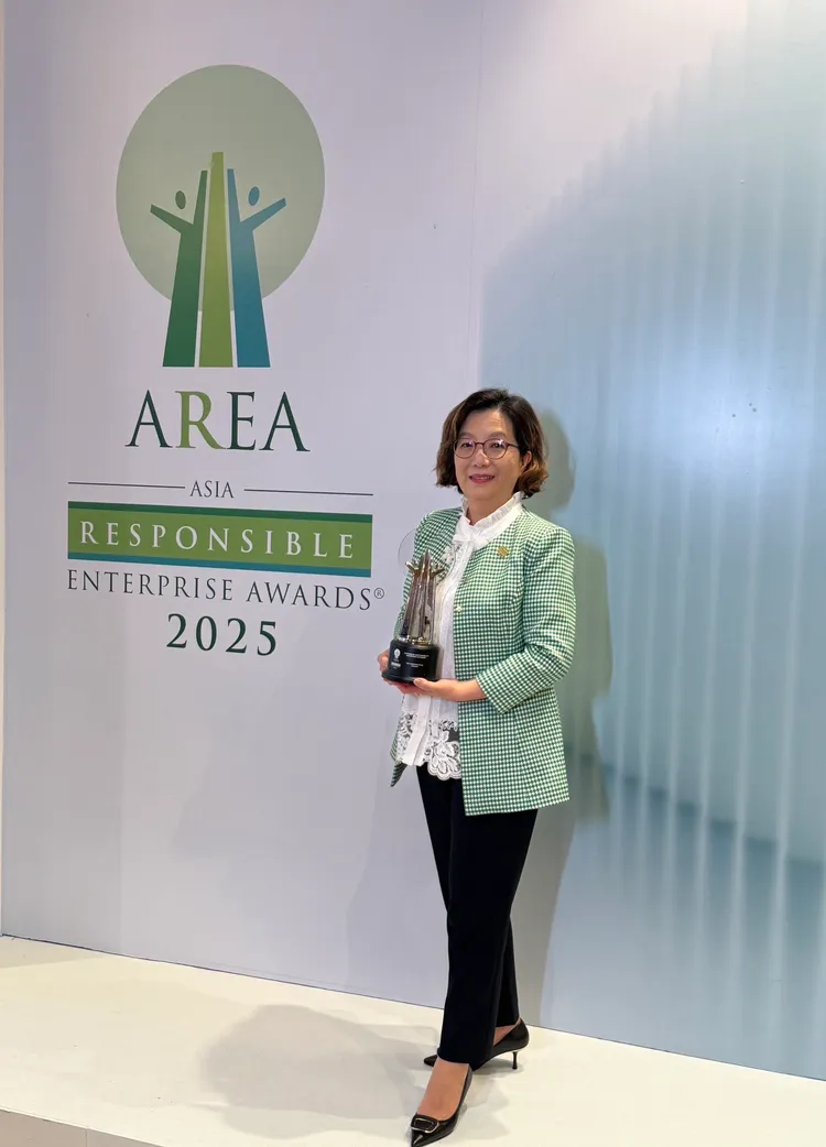 台灣中油深耕永續，連續六年獲2025「亞洲企業社會責任獎」，由發言人林珂如代表受獎。中油提供
