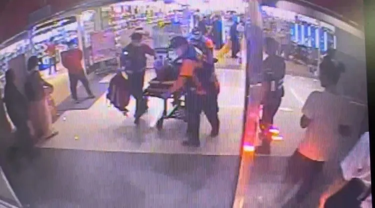 吳男頸部被槍枝走火誤擊，送往成大醫院手術，恢復呼吸心跳，仍昏迷觀察中。翻攝照片