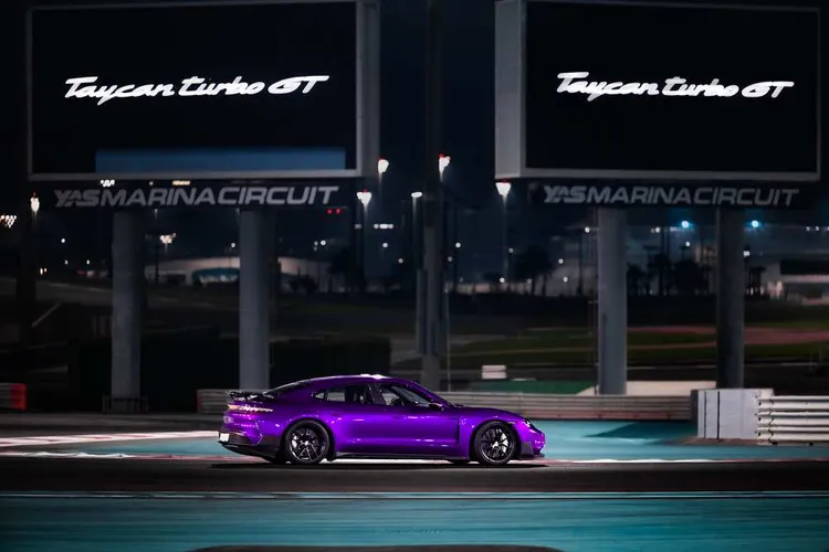 Taycan Turbo GT 的不斷進化，不僅在性能數據上留下強勢印記，也讓 Porsche 的電動車技術再度寫下里程碑。原廠照片