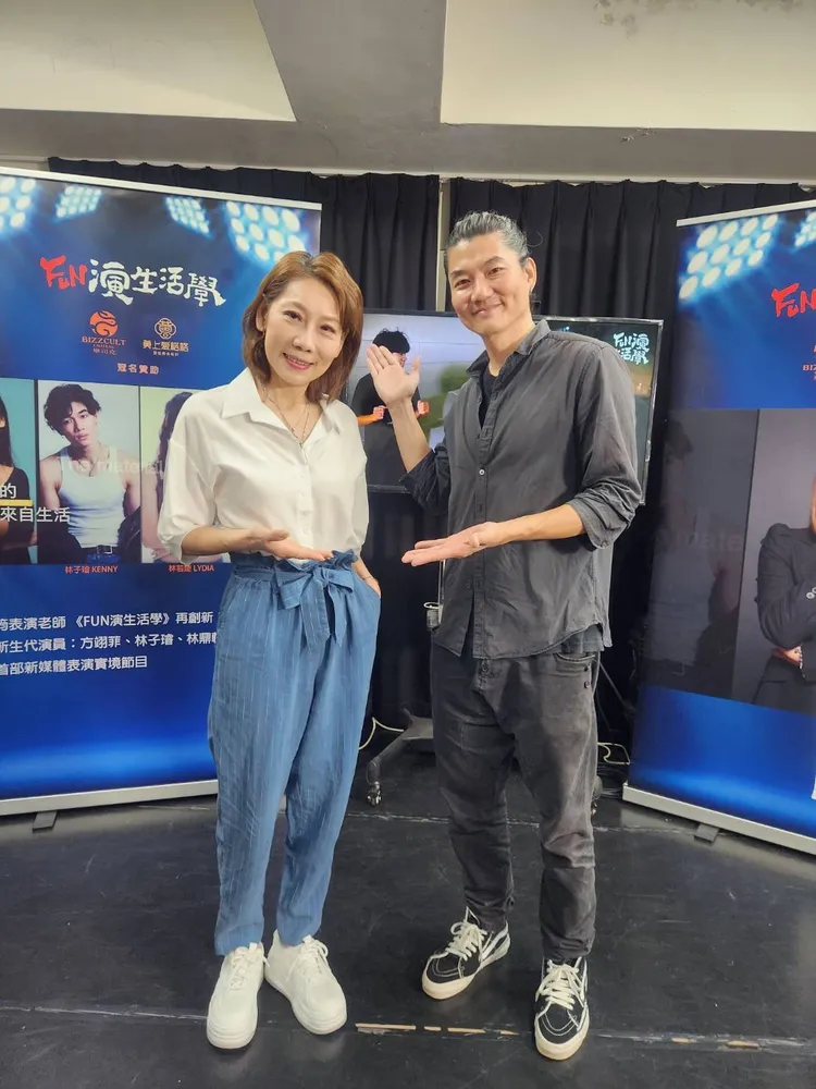 郎祖筠（左）和新銳導演林煜為。節目提供