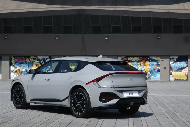 新一代 Kia DRIVE WiSE 智慧駕駛輔助系統支援 RSPA 2 遙控停車、改進版 IFS LED 智能照明。林浩昇攝