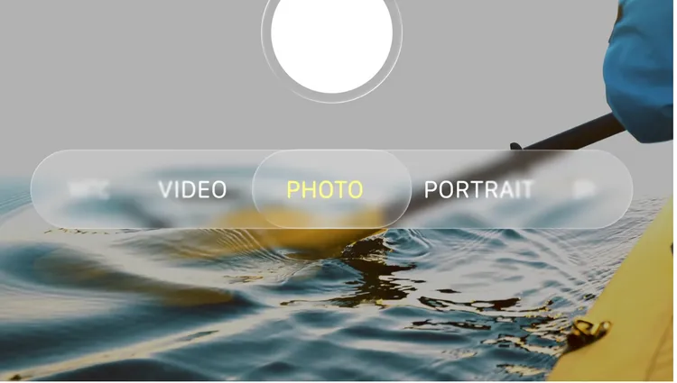 連操作介面也都會呈現剔透的玻璃感。Apple