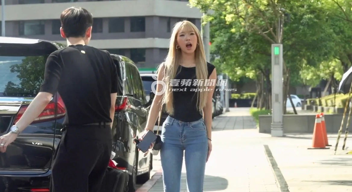 小S大女儿Elly(许曦文)顶著一头金发亮丽出席。特勤中心摄