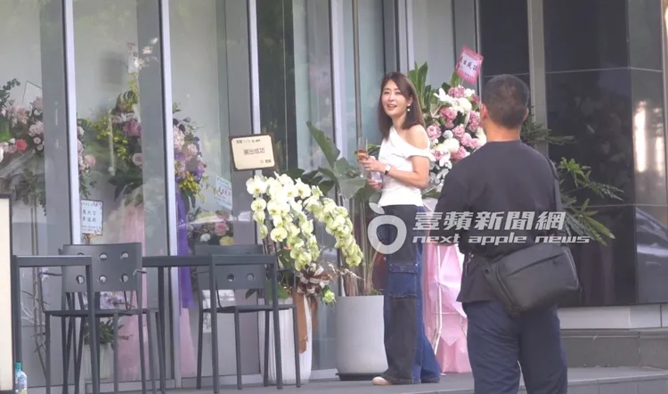 台北101董事長賈永婕到場支持，並送上花籃祝福。特勤中心攝