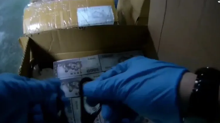 警方查獲大量千元玩具鈔。警方提供