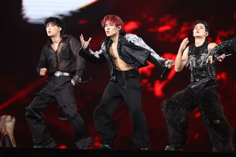 男團「FEniX」一出場尖叫聲四起。彭欣偉攝
