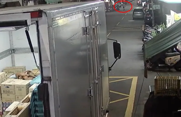 張男前往情敵家門前開槍。警方提供