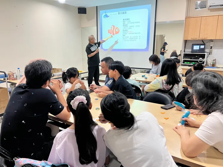 台北市服務站舉辦課程。移民署提供