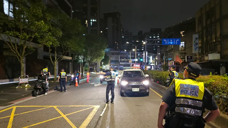 文山警方在端午節連假期間加強路檢。警方提供
