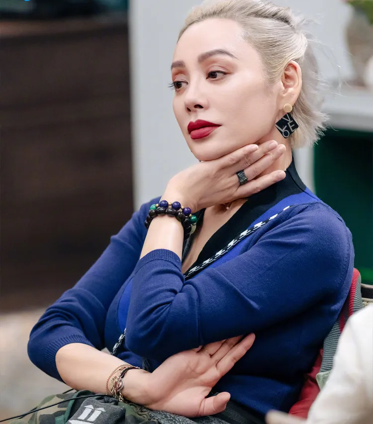 寧靜因為《浪姐》翻紅，成為中國各大綜藝常客。翻攝寧靜微博