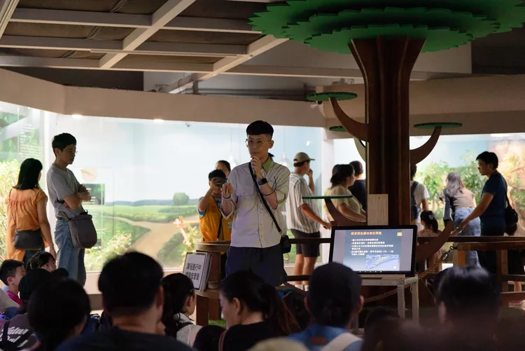 暑假週六加碼保育員搭配動物夥伴共同授課。台北市立動物園提供