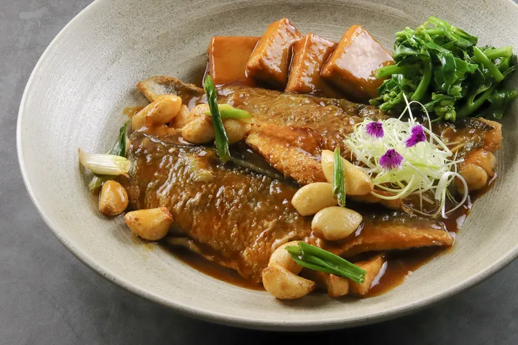 「蒜子黃魚燒豆腐」。業者提供