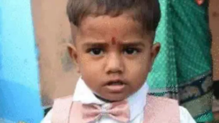 阿拉夫意外被父親擲出的斧頭殺死。翻攝自《新德里電視台》