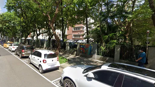 畢業生最後一天上學拍校園 竟被po網警告「注意這種怪人」