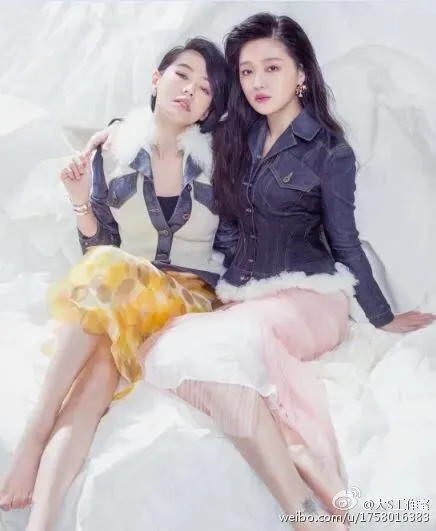 大S（左）和小S姊妹情深。翻攝大S工作室微博