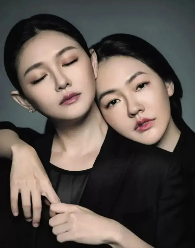 大S（左）猝逝，讓小S和家人至今無法走出傷痛。翻攝小S 臉書