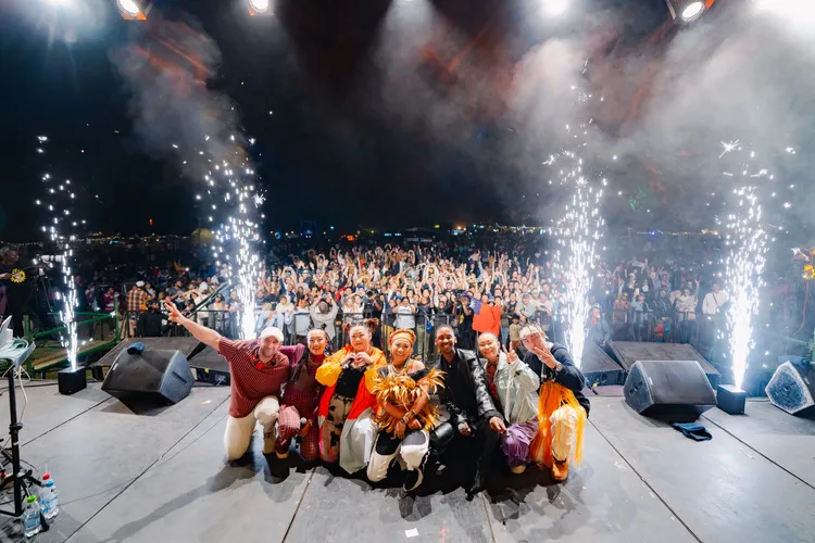 阿爆率那屋瓦少女隊赴非首登灌木之火音樂界。Nanguaq那屋瓦提供