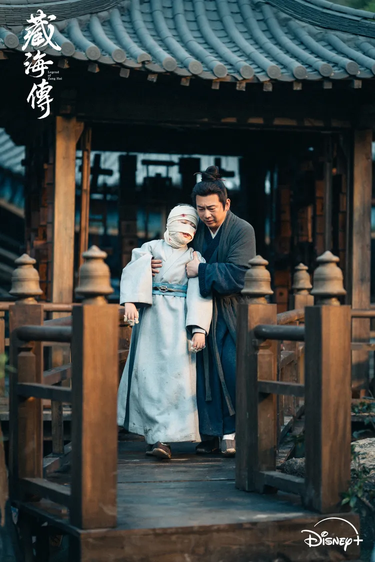 梁超（右）對肖戰的敬業讚不絕口。Disney+提供