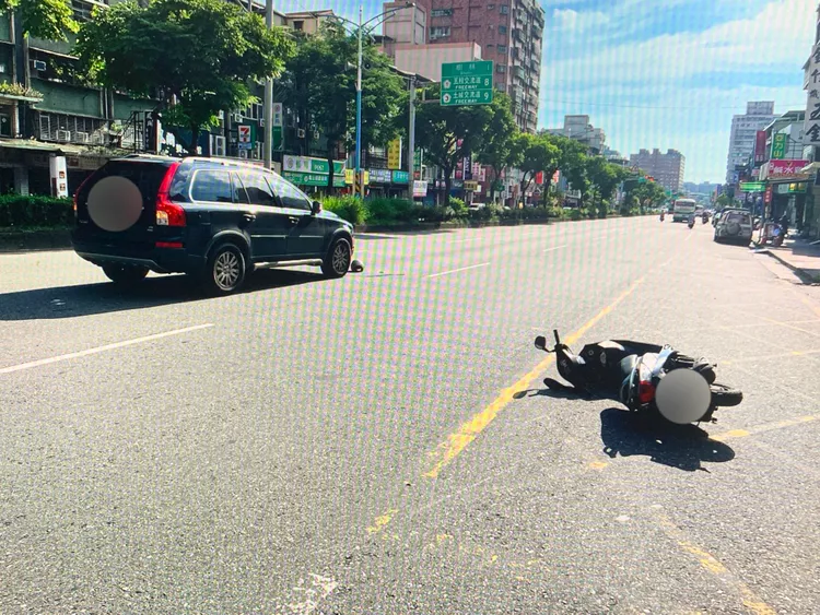 車禍現場。龜山警分局提供