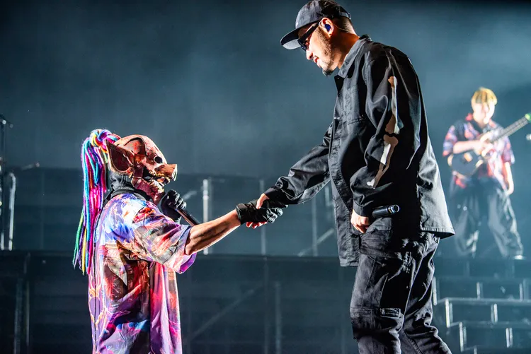 熱狗與血肉果汁機攜手推出《我不壞了嗎》。血肉果汁機提供