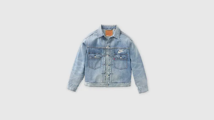 Levi’s x Nike丹寧夾克外套，6900元。品牌提供