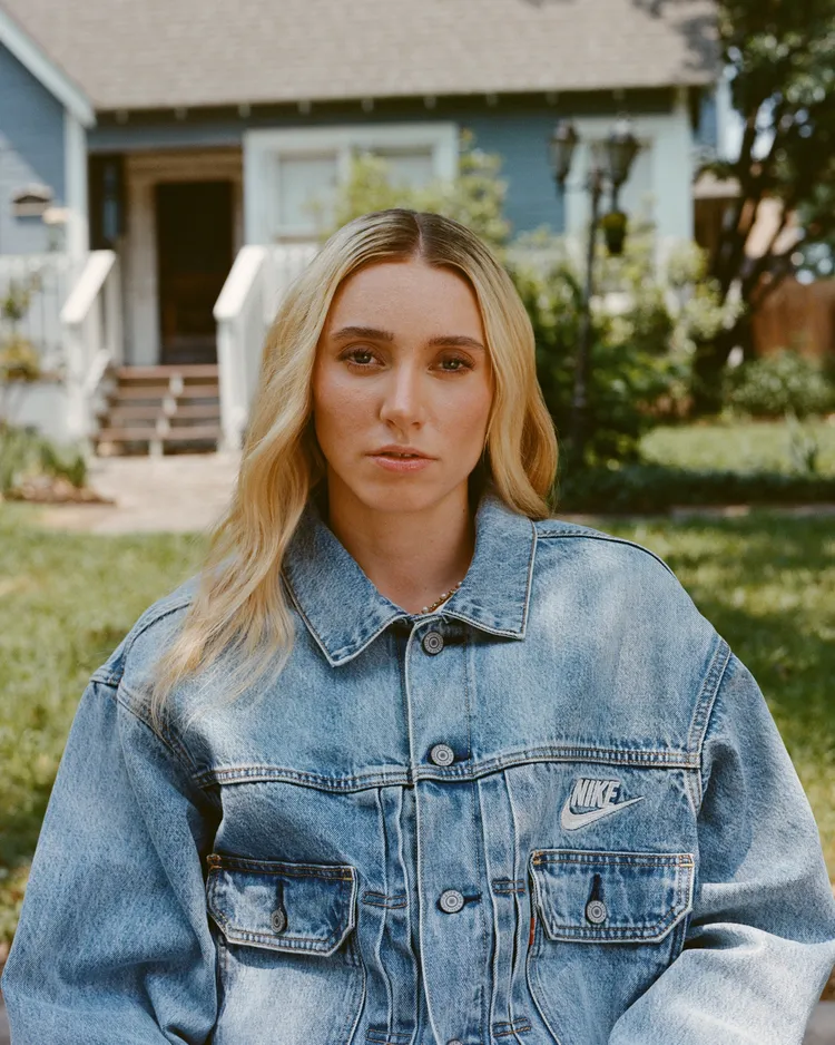 丹寧夾克外套以Type II經典結構為基礎。品牌提供