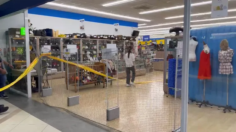 警方封鎖現場採證中，中槍男子送醫後恢復呼吸心跳。民眾提供