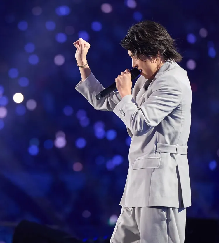 山下智久還獻唱自己的日文單曲《Loveless》。翻攝周杰倫IG