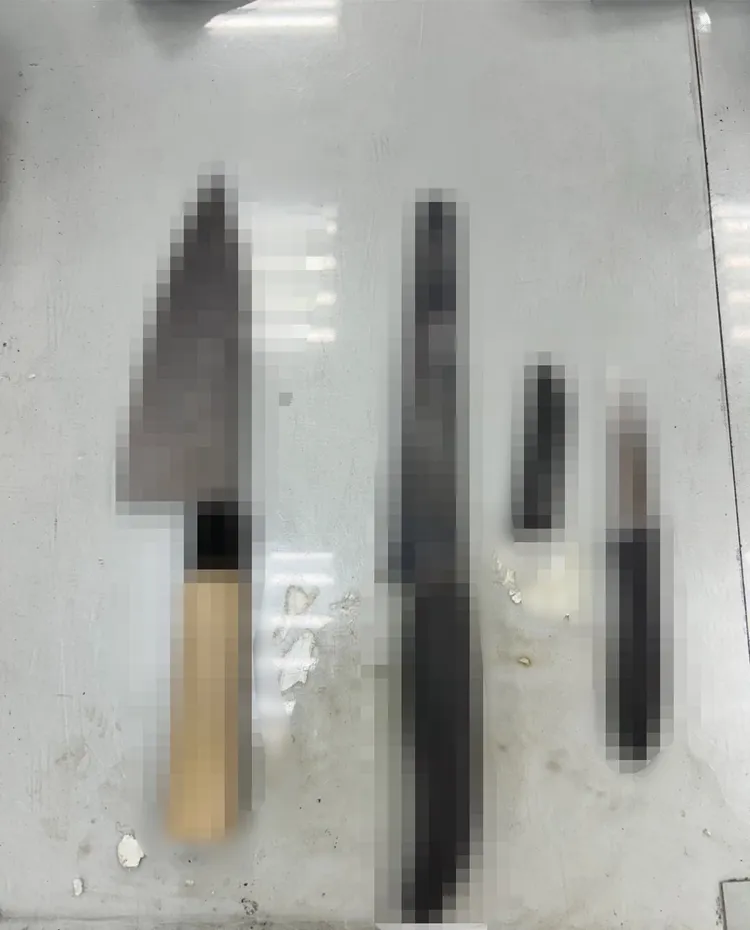 警方查扣葉嫌所使用凶器3把刀。翻攝畫面