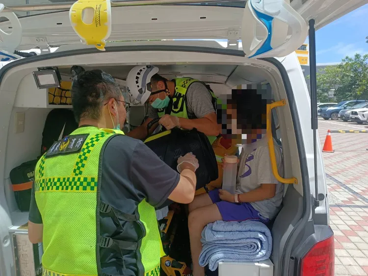 老師與學生約好在教室烤肉，未提前報備，不料通風不良竟釀成意外。翻攝照片