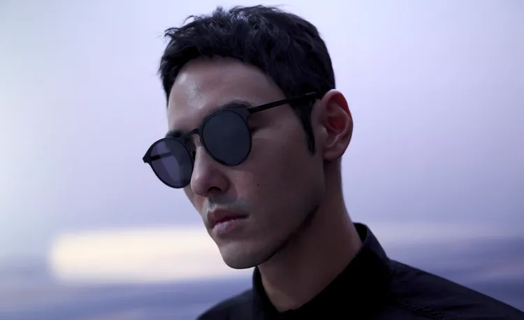 KlassiC.全新輕行者摺疊墨鏡延續時髦設計之餘，更在材質和機能上全面升級。品牌提供