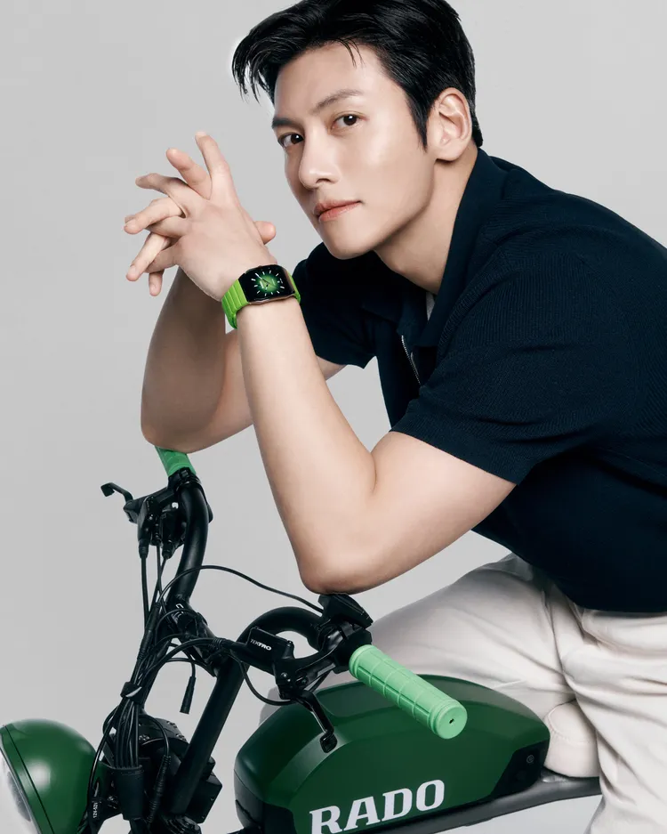 池昌旭對著鏡頭瘋狂放電。品牌提供