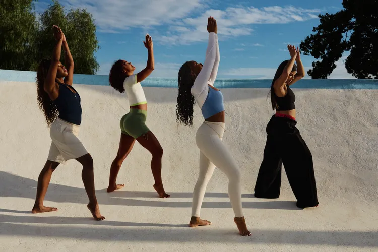 Align系列包含瑜伽褲、休閒長褲、短褲、背心及短袖上衣等。品牌提供