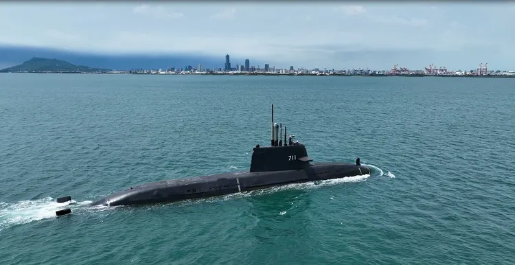 海鯤號26日第二次海上測試。台船提供