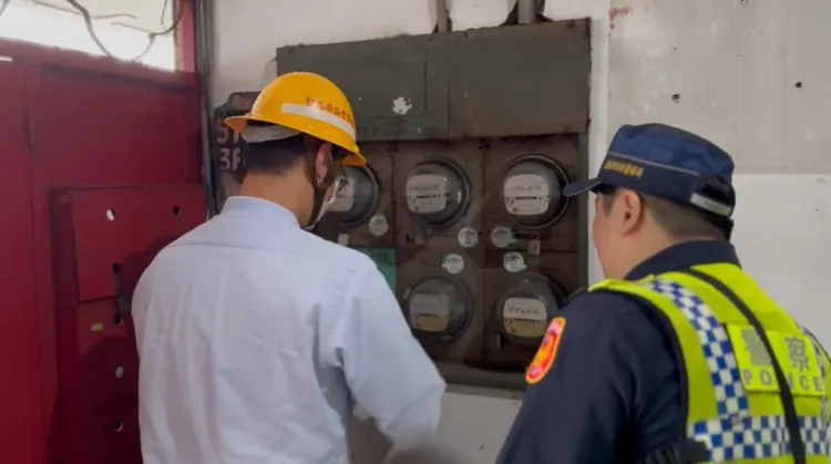 警方會同相關局處執行斷水斷電。警方提供