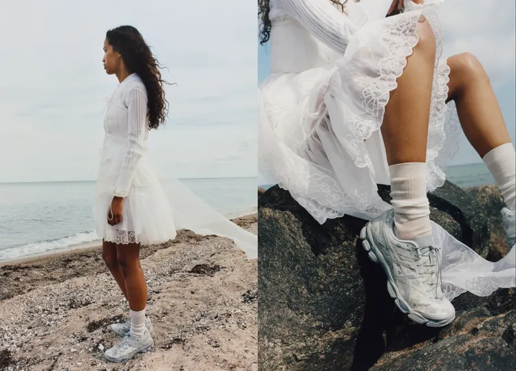 延續原始鞋面設計與機能大底之餘，將Cecilie Bahnsen擅長的夢幻元素融入其中。品牌提供