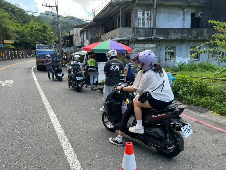 新店警今天在北宜公路大執法。警方提供