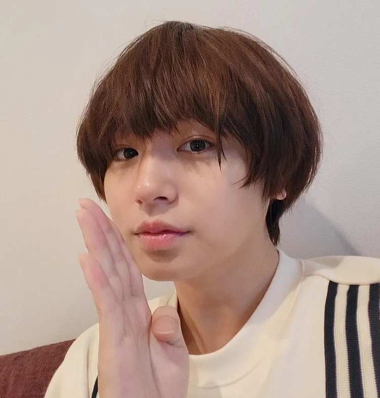 傑尼斯偶像伊野尾慧曾被目擊與明日花綺羅同遊新加坡。翻攝heysayjump_official