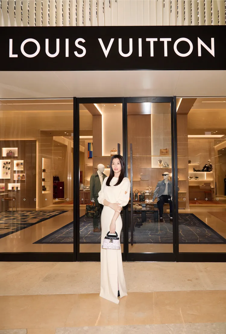 全智賢出席LV澳門四季酒店專門店的重新開幕記者會。品牌提供