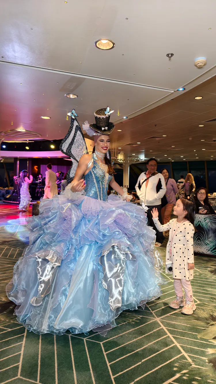 「紅毯之夜」打造孩子的第一場盛裝派對。