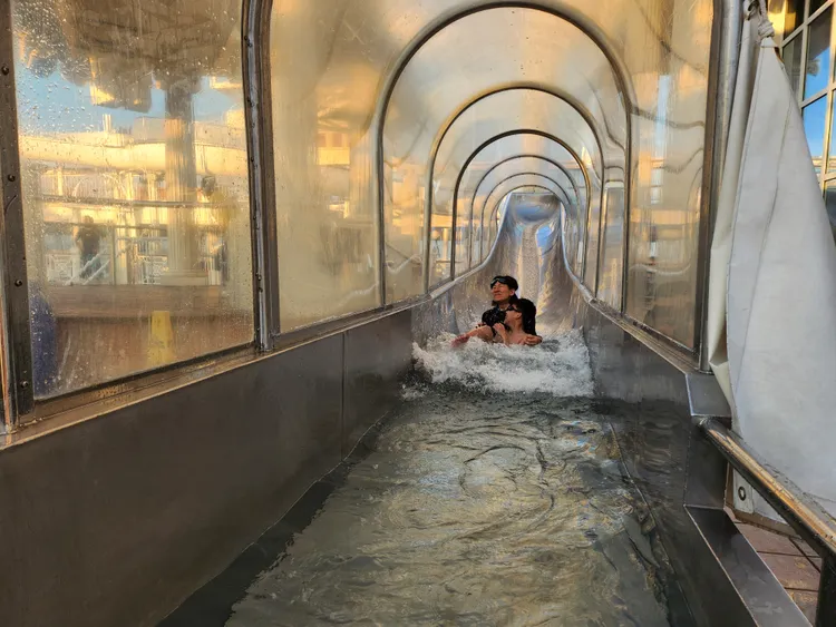 孩子們在探索星號上絕對能夠吃飽喝足繼續玩，從早到晚活動不間斷，讓孩子們一站就能擁有精彩且回憶無窮的夢幻天地。