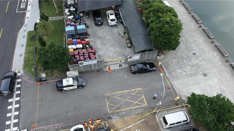 一間位於新北市瑞芳的水產行昨天下午傳出槍響，導致1人受傷送醫。翻攝照片