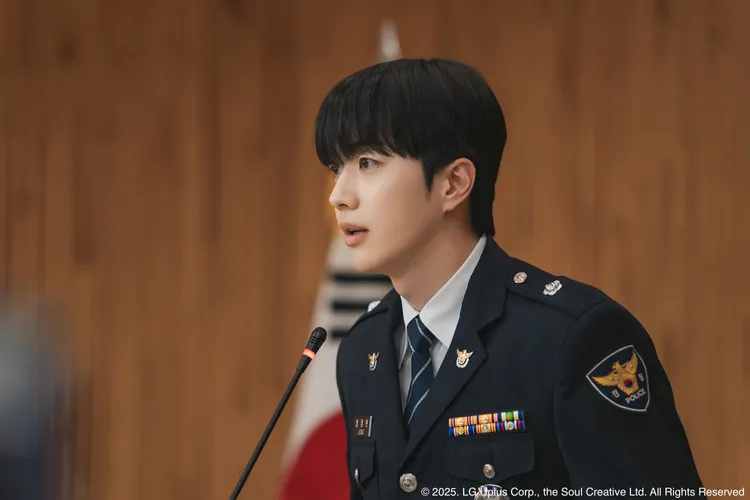 姜勳在《拿著手術刀的獵人》飾演警察。Hami Video提供