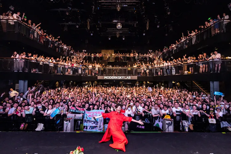 蘇慧倫開唱與粉絲近距離互動。相信音樂提供